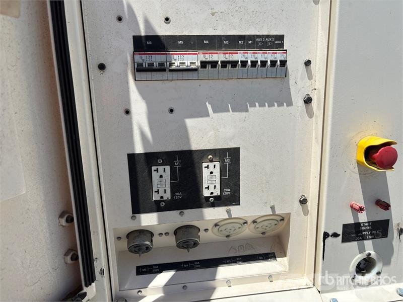 CAT XQ125 100 kW Mobile Generator Set 디젤 발전기