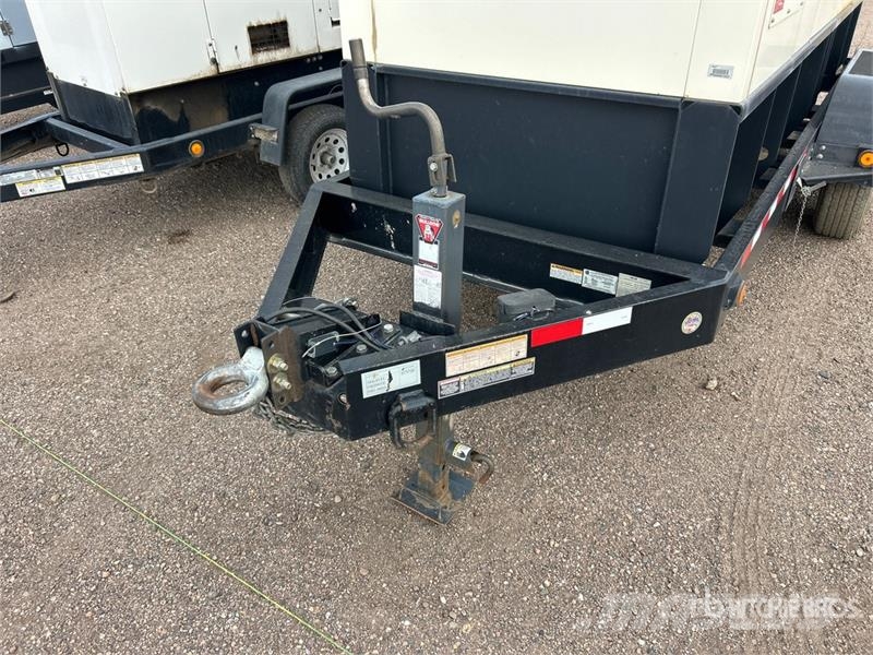 CAT XQ200-2 182 kW Mobile Generator Set Diesel Generators