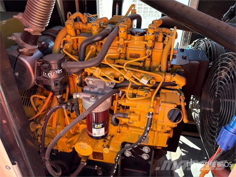 CAT XQ35 27 kW Mobile Generator Set 디젤 발전기
