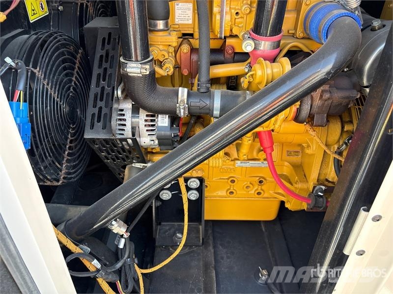 CAT XQ35 27 kW Mobile Generator Set Diesel Generators