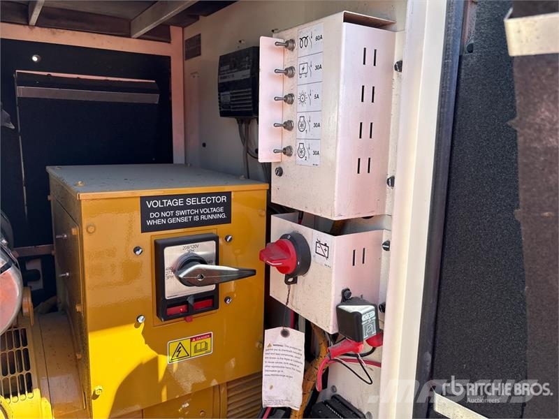 CAT XQ35 27 kW Mobile Generator Set 디젤 발전기