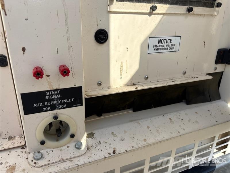 CAT XQ35 27 kW Mobile Generator Set Diesel Generators