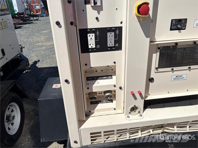 CAT XQ35 27 kW Mobile Generator Set 디젤 발전기
