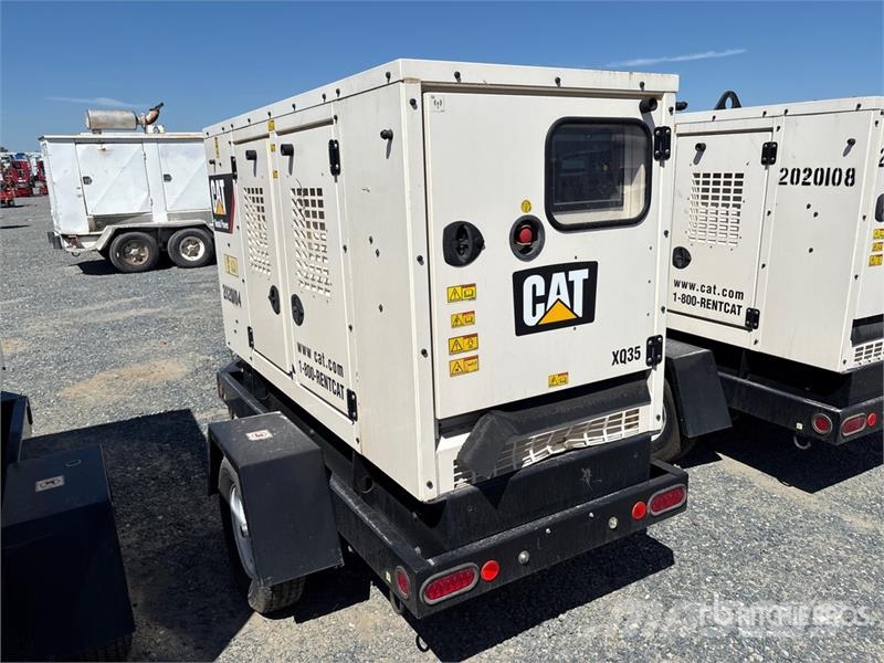 CAT XQ35 27 kW Mobile Generator Set 디젤 발전기