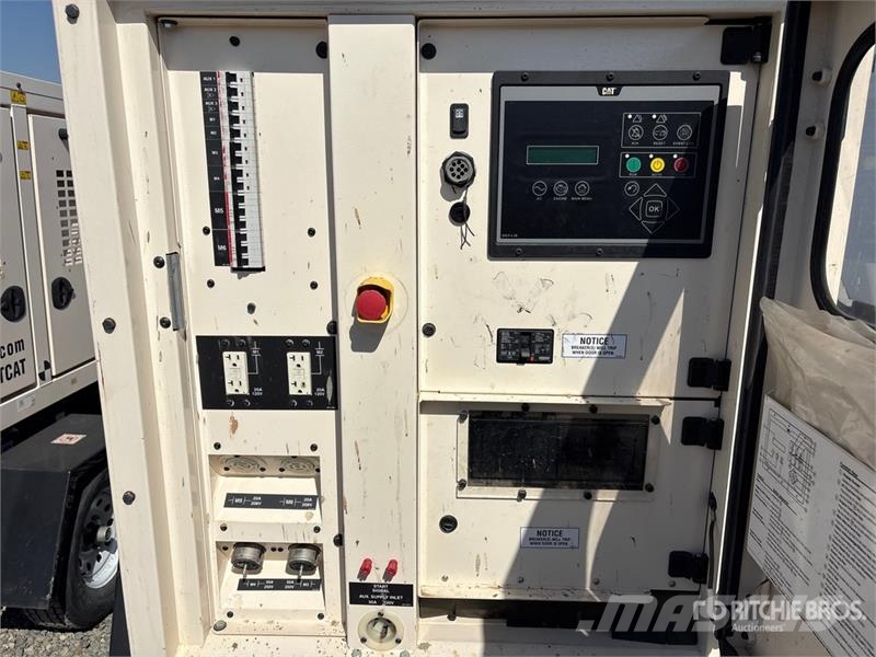 CAT XQ35 27 kW Mobile Generator Set Diesel Generators