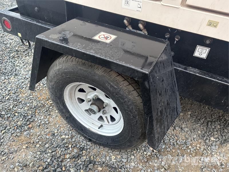 CAT XQ35 27 kW Mobile Generator Set Generadores diesel