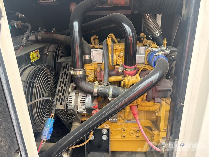 CAT XQ35 27 kW Mobile Generator Set Generadores diesel