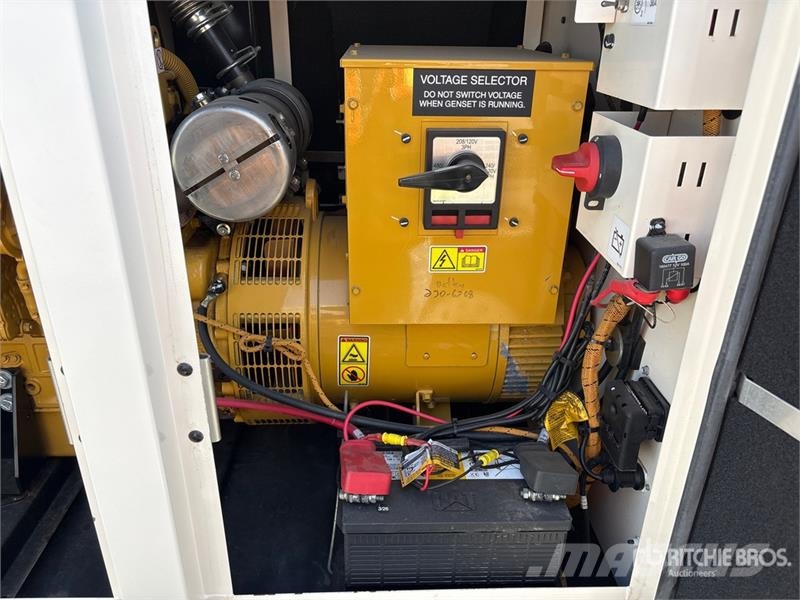 CAT XQ35 27 kW Mobile Generator Set Diesel Generators