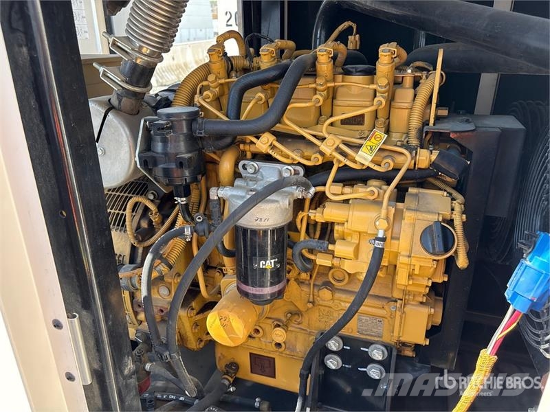 CAT XQ35 27 kW Mobile Generator Set Diesel Generators