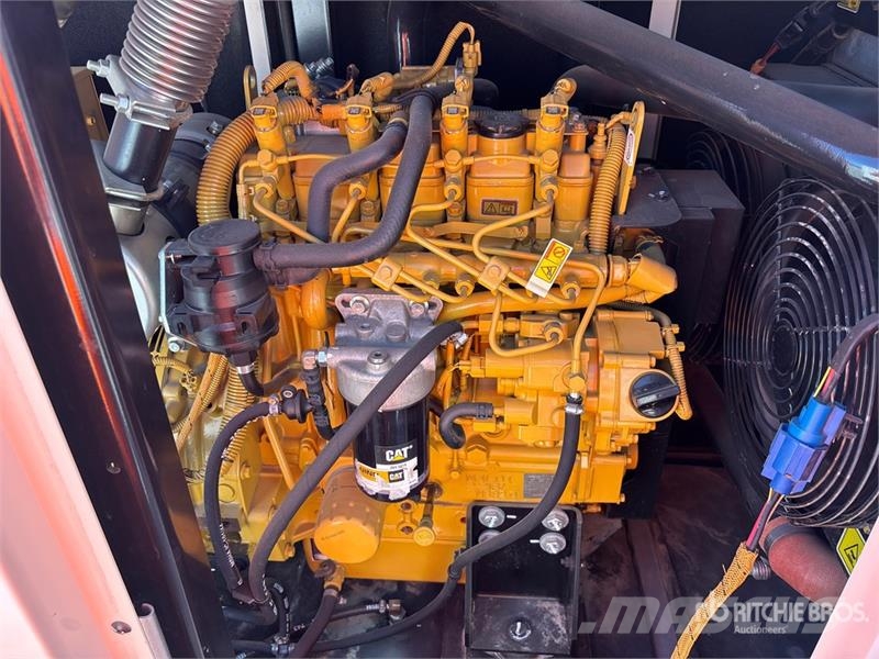 CAT XQ35 27 kW Mobile Generator Set 디젤 발전기