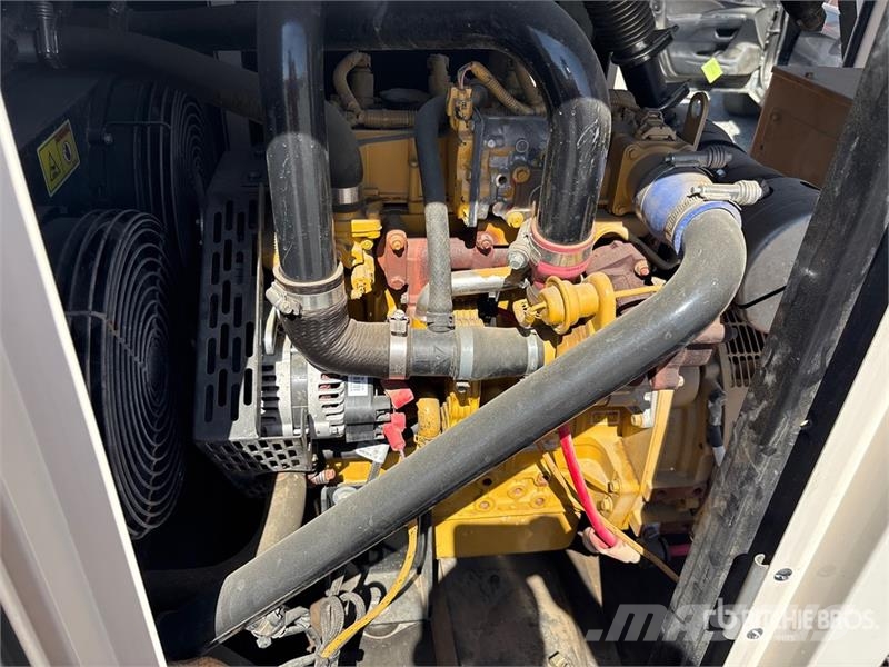 CAT XQ35 35 kVA Mobile Generator Set 디젤 발전기