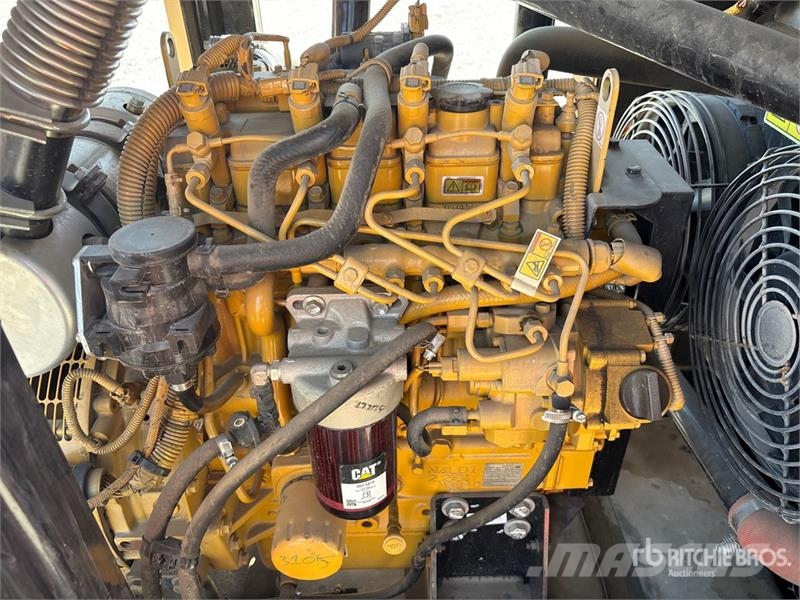 CAT XQ35 35 kVA Mobile Generator Set 디젤 발전기