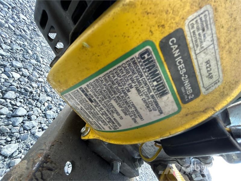 Champion Gasoline 27 Ton Log Splitter Cepači za drva, drobilice za drvo i strugači