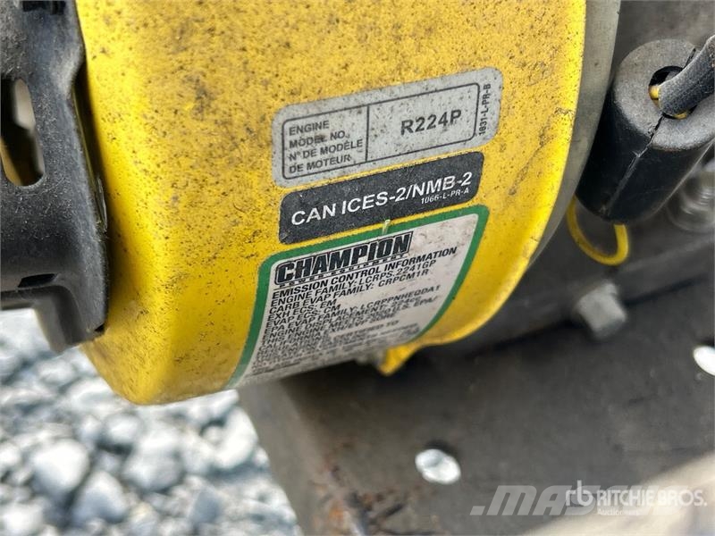 Champion Gasoline 27 Ton Log Splitter Cepači za drva, drobilice za drvo i strugači