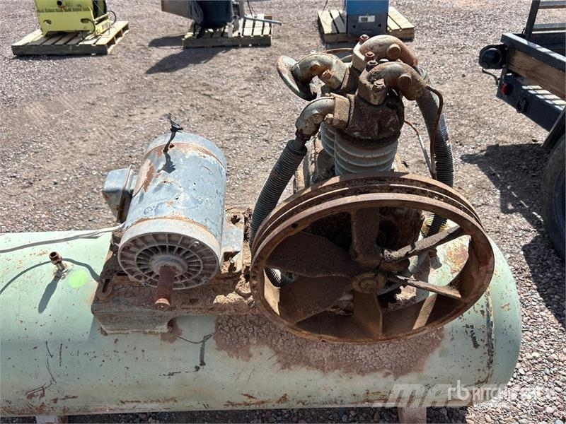 Champion OE-40-80 Skid-Mounted Air Compressor (Inoperable) Kompressoren