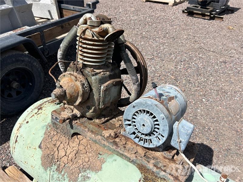 Champion OE-40-80 Skid-Mounted Air Compressor (Inoperable) Kompressoren