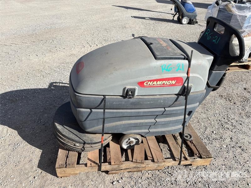 Champion Walk-Behind Floor Scrubber Muut perävaunut