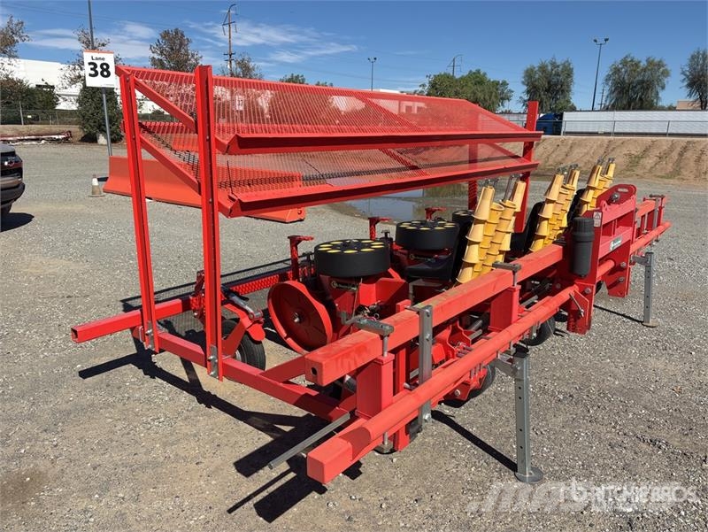 Checchi & Magli Trium 10 13 ft Transplanter Sonstige Landmaschinen