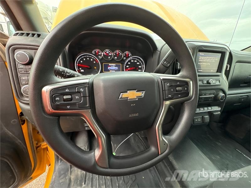 Chevrolet 1500 4x4 Crew Cab Pickup Други