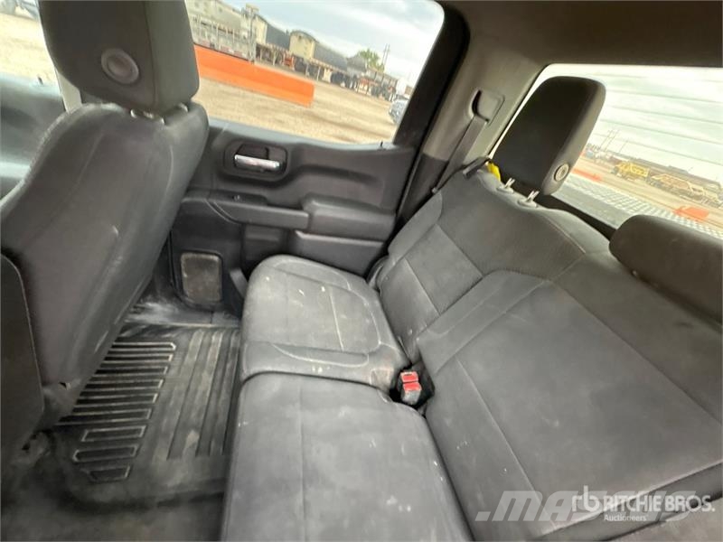 Chevrolet 1500 4x4 Crew Cab Pickup Други