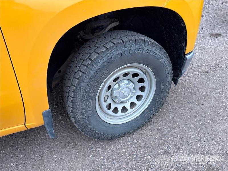 Chevrolet 1500 4x4 Crew Cab Pickup Други