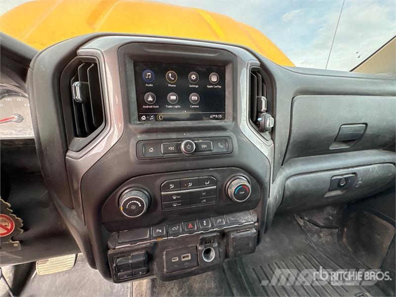 Chevrolet 1500 4x4 Crew Cab Pickup Ostalo