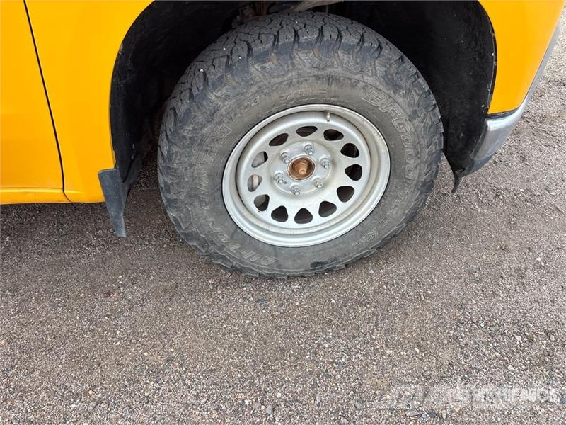 Chevrolet 1500 4x4 Crew Cab Pickup Ostalo