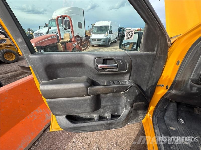 Chevrolet 1500 4x4 Crew Cab Pickup Ostalo