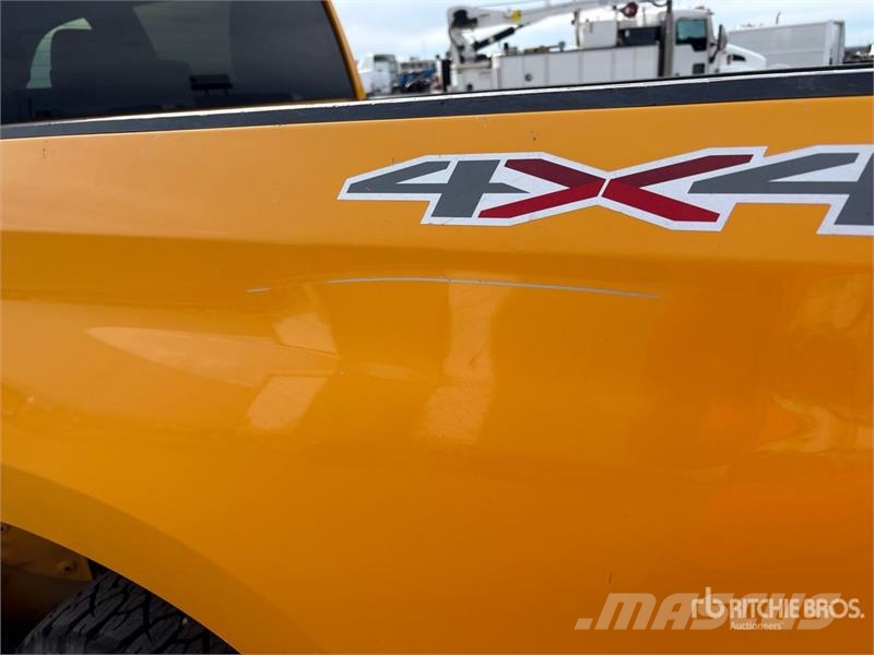 Chevrolet 1500 4x4 Crew Cab Pickup Ostalo