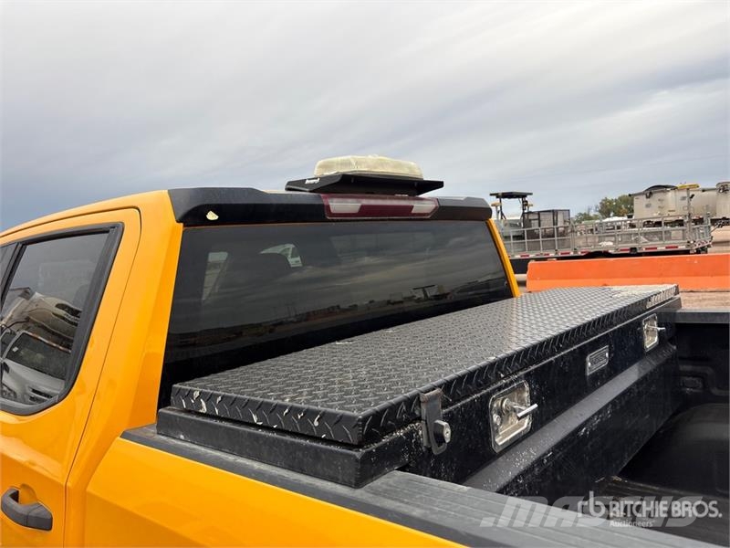 Chevrolet 1500 4x4 Crew Cab Pickup Други