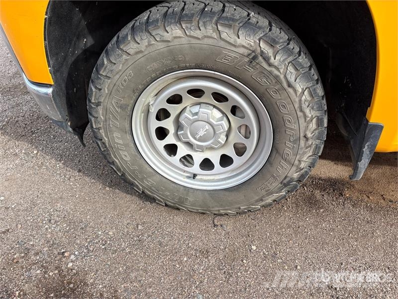 Chevrolet 1500 4x4 Crew Cab Pickup Ostalo
