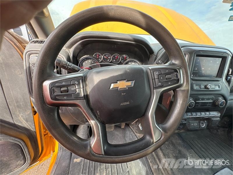 Chevrolet 1500 4x4 Crew Cab Pickup Ostalo