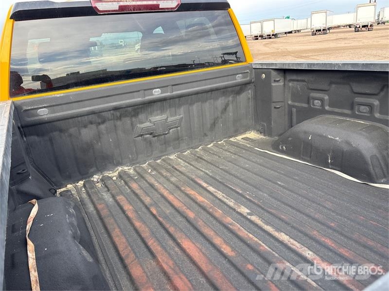 Chevrolet 1500 4x4 Crew Cab Pickup Ostalo