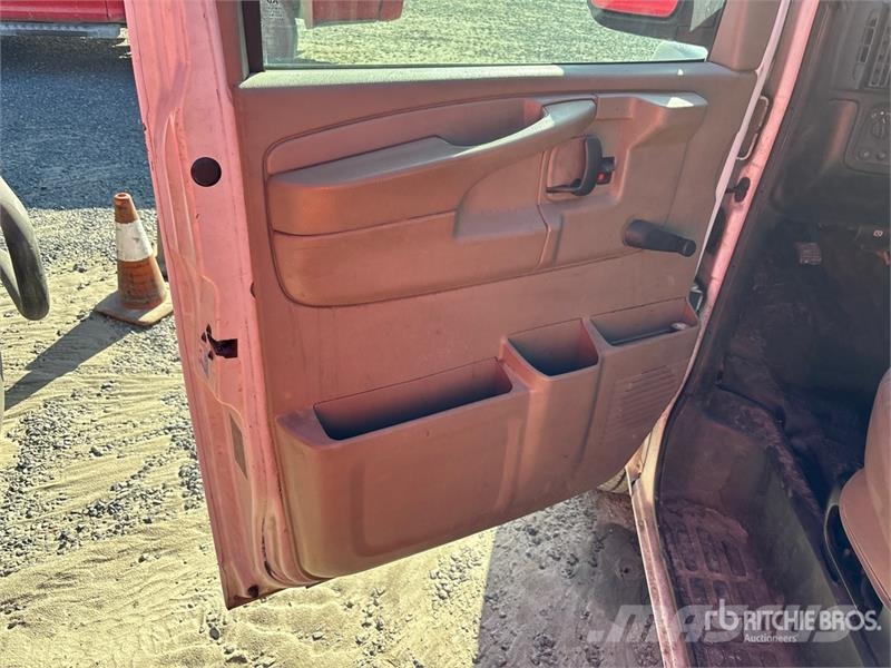 Chevrolet 1500 Express Cargo Van Varebiler