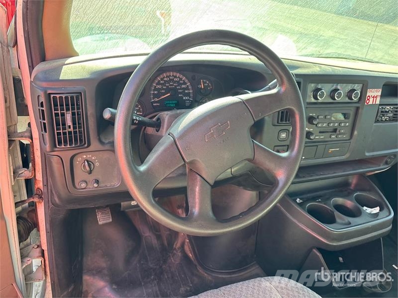 Chevrolet 1500 Express Cargo Van 패널 화물차