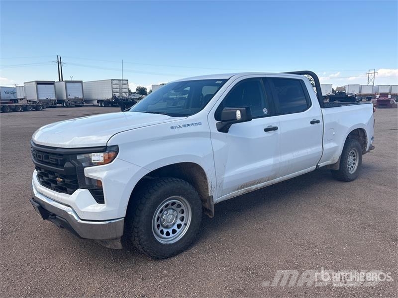 Chevrolet 1500 Silverado. 4x4 Crew Cab Pickup Furgoni altro