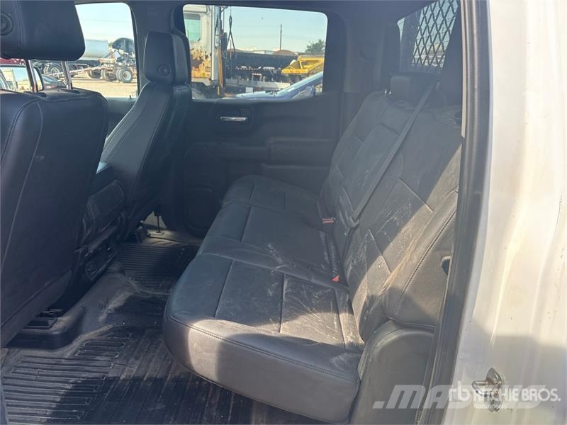 Chevrolet 1500 Silverado. 4x4 Crew Cab Pickup Furgoni altro