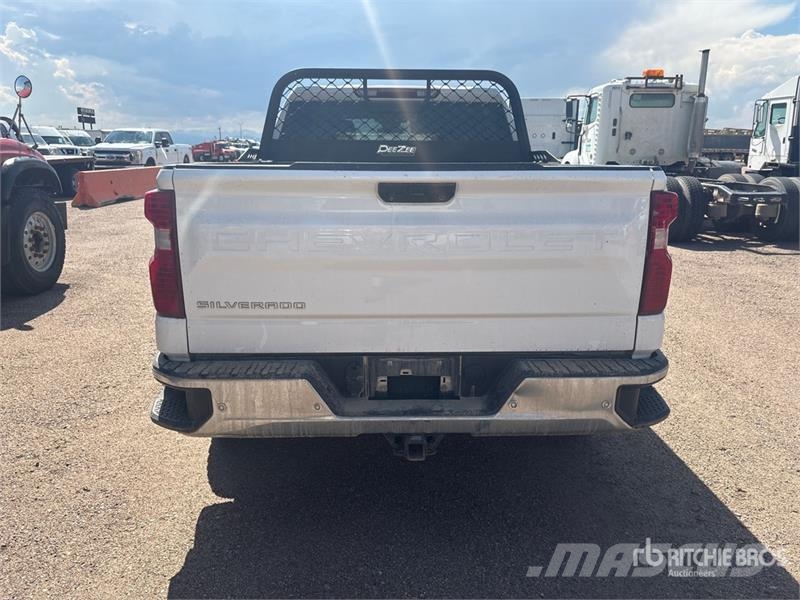 Chevrolet 1500 Silverado. 4x4 Crew Cab Pickup Furgoni altro