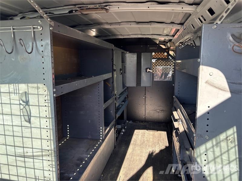 Chevrolet 2500 Express Cargo Van Dostavna vozila / kombiji