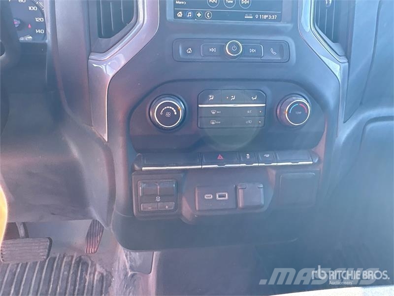 Chevrolet 2500HD 4x2 Extended Cab Service Truck Komunalna vozila