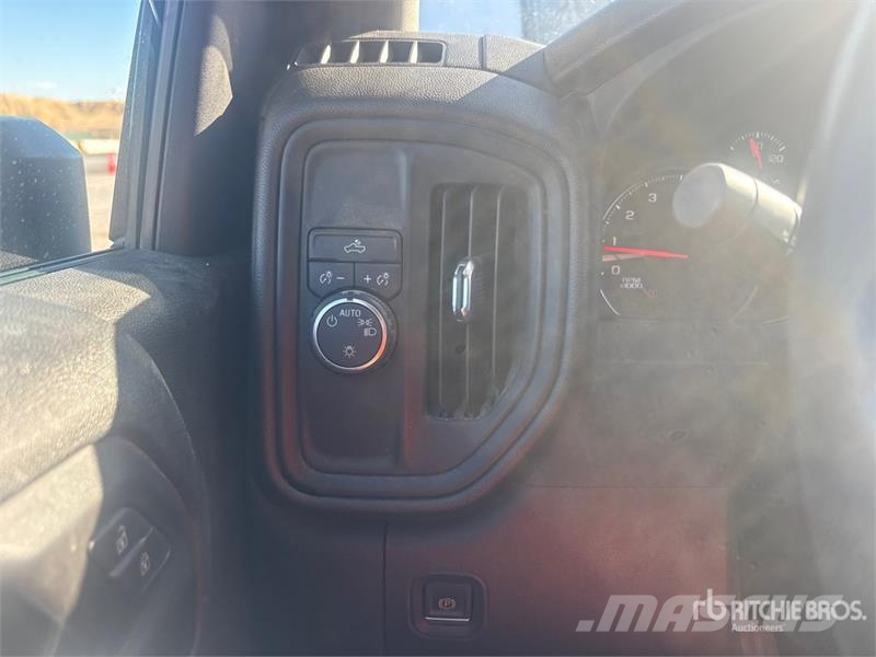 Chevrolet 2500HD 4x2 Extended Cab Service Truck Komunalna vozila