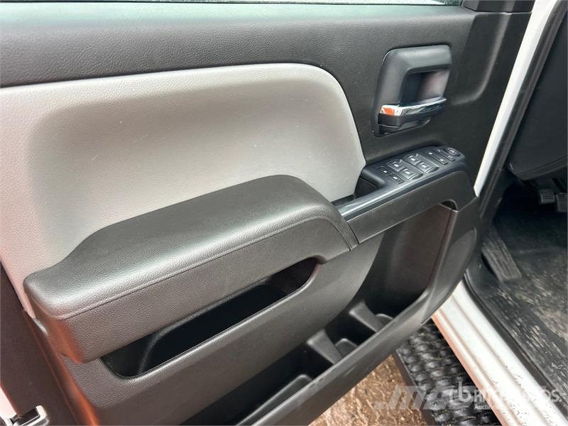 Chevrolet 2500HD 4x4 Crew Cab Pickup Citi