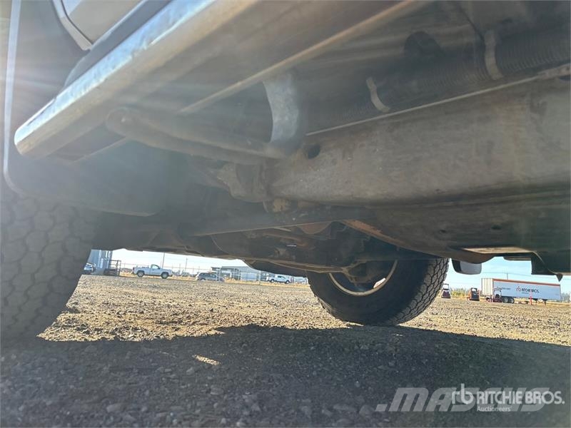 Chevrolet 2500HD 4x4 Crew Cab Pickup Drugi