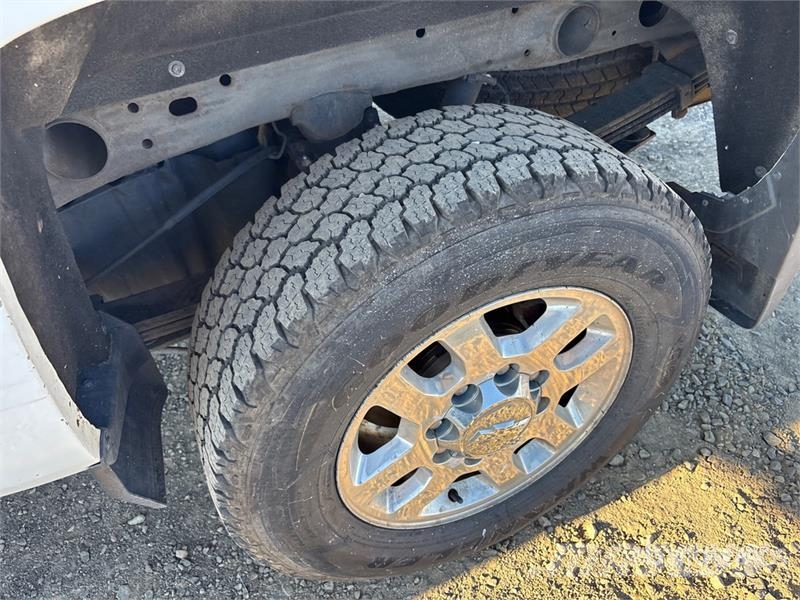 Chevrolet 2500HD 4x4 Crew Cab Pickup Drugi