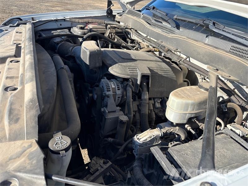 Chevrolet 2500HD 4x4 Crew Cab Pickup Drugi