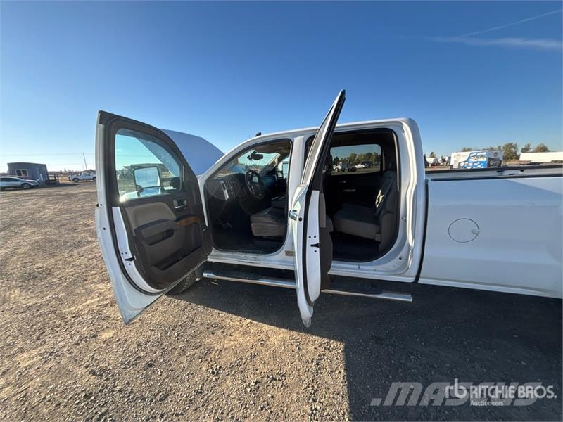 Chevrolet 2500HD 4x4 Crew Cab Pickup Drugi