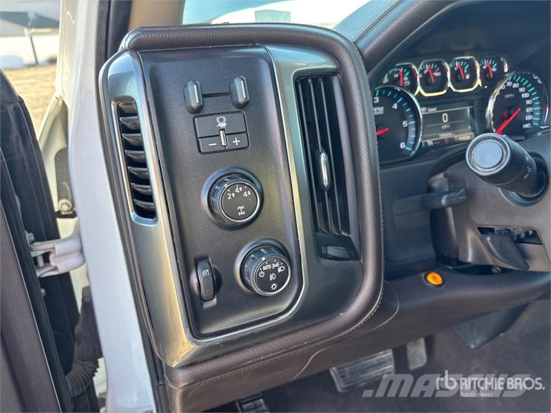 Chevrolet 2500HD 4x4 Crew Cab Pickup Drugi