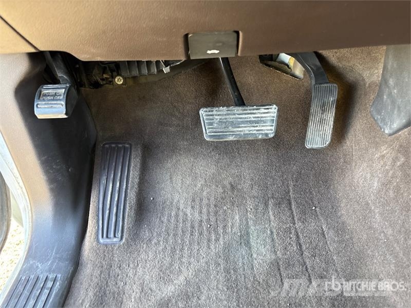 Chevrolet 2500HD 4x4 Crew Cab Pickup Drugi