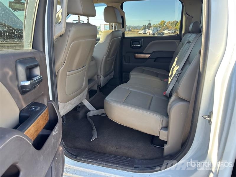 Chevrolet 2500HD 4x4 Crew Cab Pickup Drugi