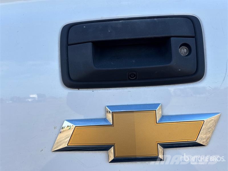 Chevrolet 2500HD 4x4 Crew Cab Pickup Drugi